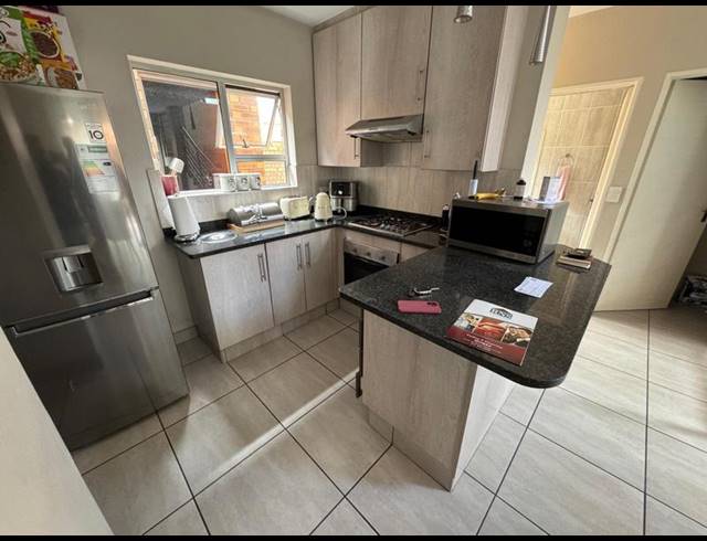 3 BEDROOM TOWNHOUSE FOR SALE IN GLEN MARAIS